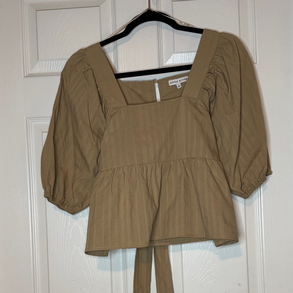 Moon River Tan Puff Sleeve Blouse